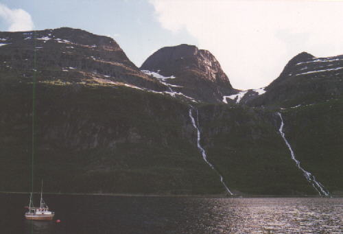 Blick auf einen Fjord